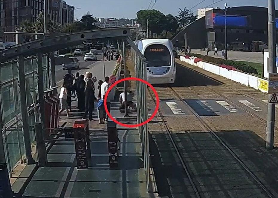 Yürekleri Ağza Getiren An: Güvenlik Görevlisinden Hayat Kurtaran Reflex