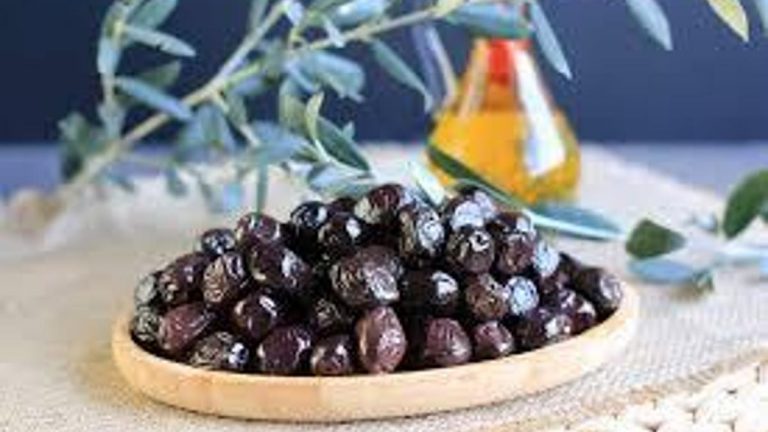 KANSIZ HASTALAR TÜKETMELİ! Zeytinin faydaları nelerdir? Zeytin neye iyi gelir ve günde kaç tane yemelisiniz?