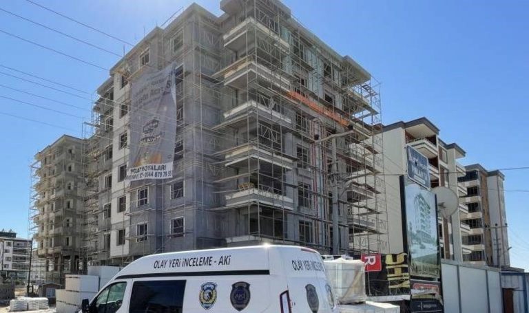 Kilis'te profesyonel cinayet! İnşaattan düşen işçi hayatını kaybetti – Son Dakika Türkiye Haberleri