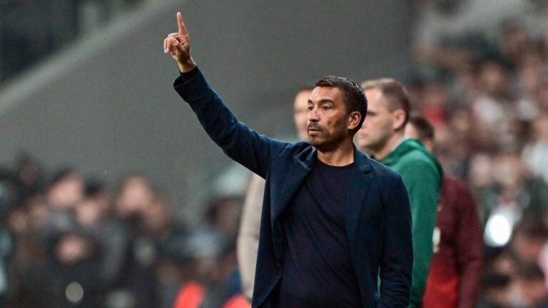 Giovanni van Bronckhorst: Biri bana açıklasın