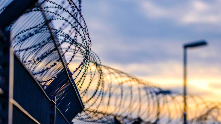 Adana’da firari 2 hükümlü yakalandı