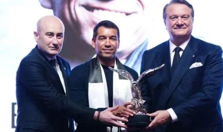 Beşiktaş’tan açıklama! Karar verildi! Yönetim ve antrenör… – En son spor haberleri