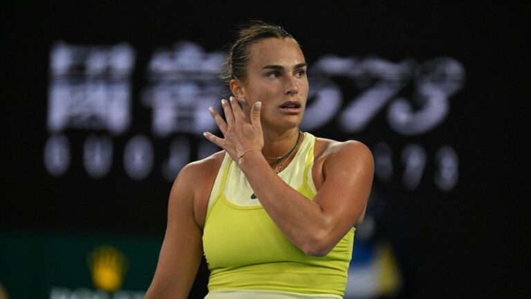 Son şampiyon Aryna Sabalenka Avustralya Açık’ta yarı finalde!