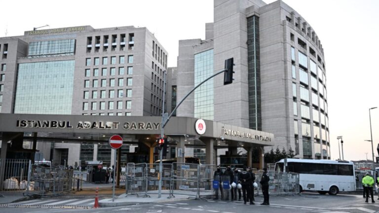 Ekrem İmamoğlu ve 90 şüpheli adliyede