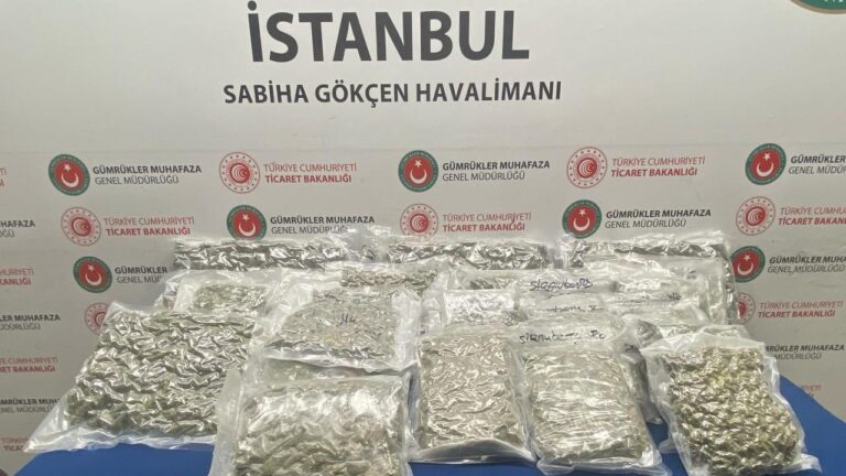 Gümrük muhafaza ekipleri zehir tacirlerine geçit vermedi