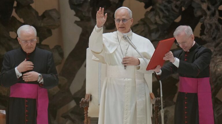 Papa Leo, Ukrayna-Rusya barış görüşmelerinin Vatikan’da yapılmasını teklif etti